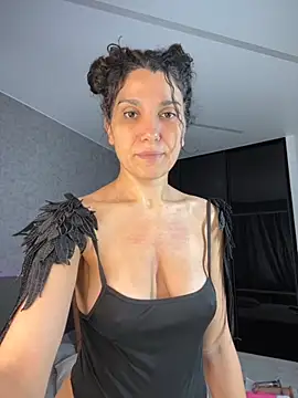  CurlySue  online show from 09.30.25