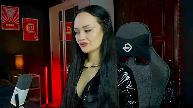 QueenAliss online show from 02.19.26