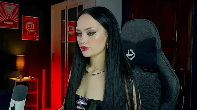 QueenAliss online show from 03.18.26