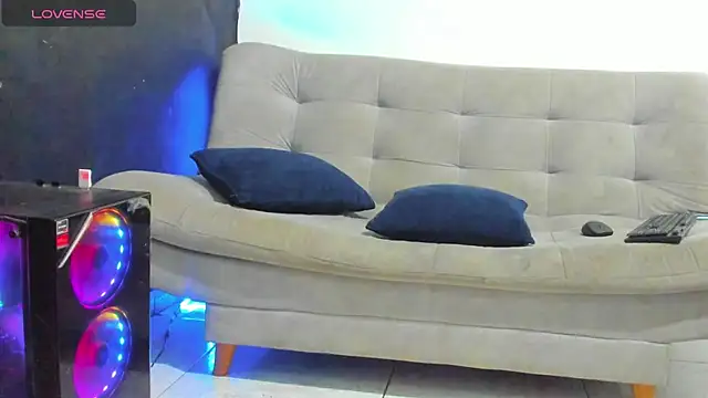 Snapshot of electraaxx chatting on 10.21.25 electraaxx online show from 10.21.25