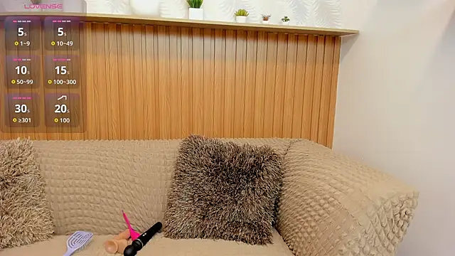 Azahara wood online show from 09.08.25
