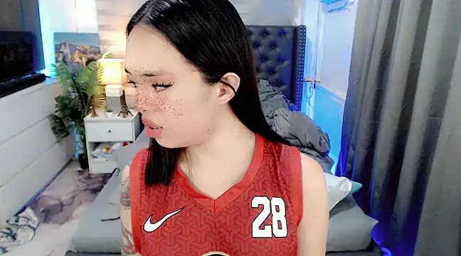 Snapshot of SweetCheska19 chatting on 02.22.25 SweetCheska19 online show from 02.22.25