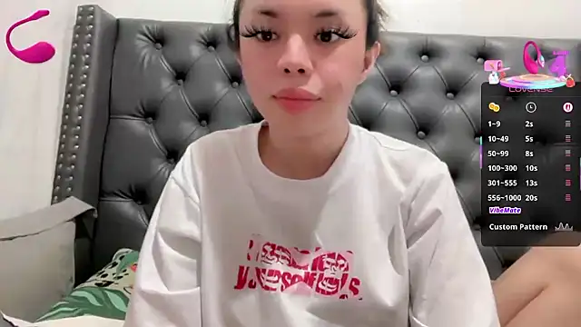 Snapshot of SweetCheska19 chatting on 09.17.25 SweetCheska19 online show from 09.17.25