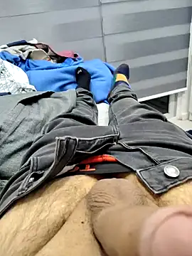 Snapshot of Hottoyboy2 chatting on 10.06.25 Hottoyboy2 online show from 10.06.25