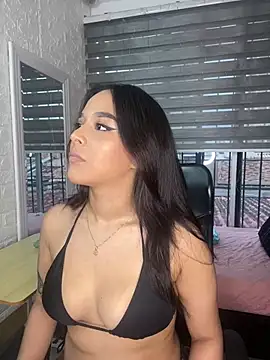 Little Amber6 online show from 12.15.24