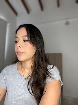 Snapshot of Little_Amber6 chatting on 11.02.25 Little Amber6 online show from 11.02.25