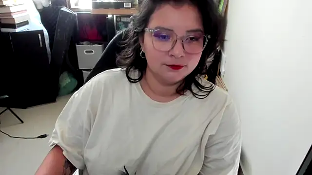 aika-dreams online show from 10.11.25