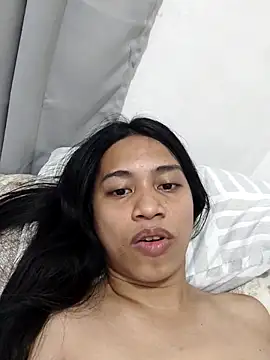 Snapshot of Urworldclasstrans chatting on 03.22.26 Urworldclasstrans online show from 03.22.26