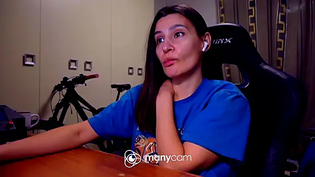 Snapshot of GodlyTheia chatting on 03.02.25 GodlyTheia online show from 03.02.25