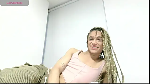 Snapshot of stormytt_ chatting on 05.24.26 stormytt online show from 05.24.26