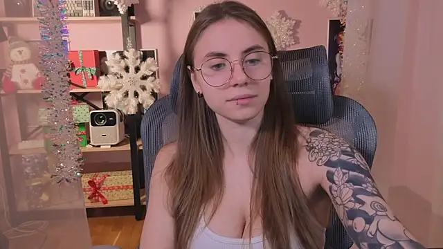  AnnaStark  online show from 12.13.25