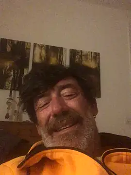 Snapshot of maxximere chatting on 10.22.25 maxximere online show from 10.22.25