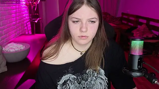 Snapshot of XNirvanaX chatting on 05.06.26 XNirvanaX online show from 05.06.26