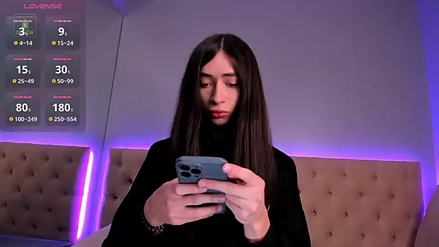 NickieRainer online show from 03.13.25