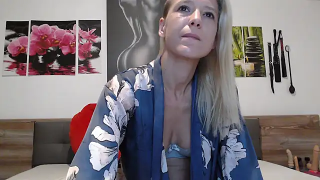 Naschkatze01 online show from 10.12.25