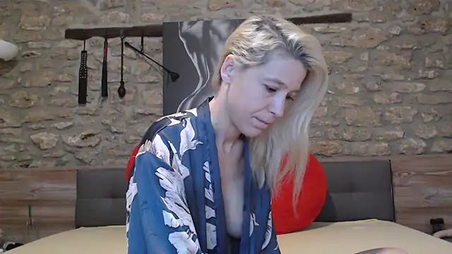 Naschkatze01 online show from 12.23.25