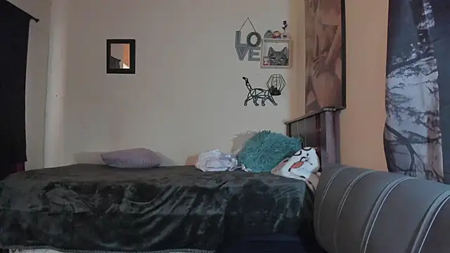 Snapshot of annyluna1 chatting on 04.08.26 annyluna1 online show from 04.08.26