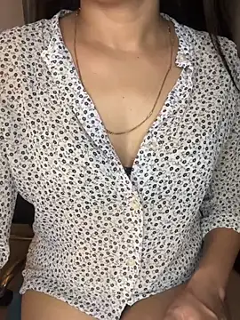 Snapshot of Beautiful_xxo chatting on 09.25.25 Beautiful xxo online show from 09.25.25