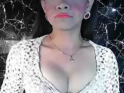 Snapshot of Rosebaumgardner1234 chatting on 01.27.25 Rosebaumgardner1234 online show from 01.27.25