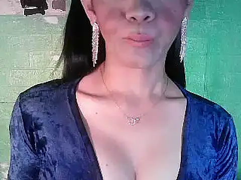 Snapshot of Rosebaumgardner1234 chatting on 03.08.25 Rosebaumgardner1234 online show from 03.08.25