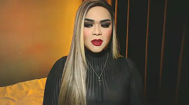 VictoriaEliz online show from 12.18.24
