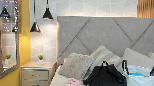 Snapshot of Sammy_Fit_ chatting on 04.18.26 Sammy Fit online show from 04.18.26