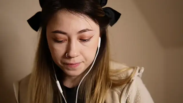 chibi moon  online show from 12.11.24