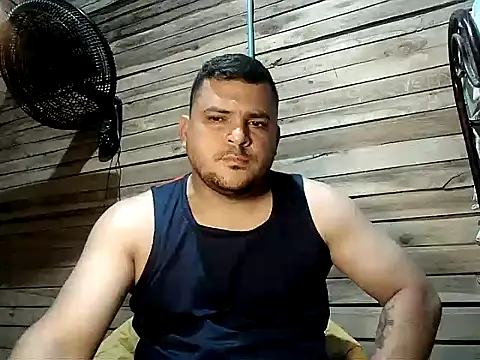 Snapshot of Arcangel_05 chatting on 04.11.26 Arcangel 05 online show from 04.11.26