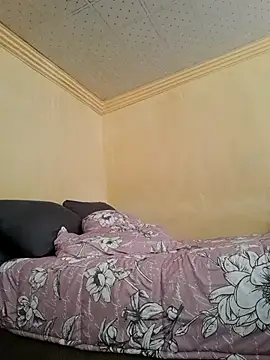 SweetAppleCandyxx online show from 12.05.25