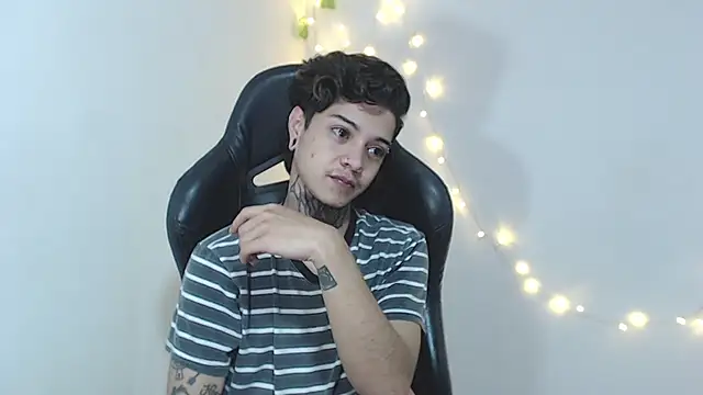 Snapshot of saad_man chatting on 01.25.25 saad man online show from 01.25.25