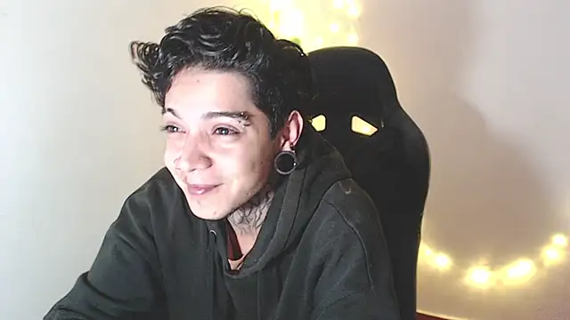 Snapshot of saad_man chatting on 01.30.25 saad man online show from 01.30.25