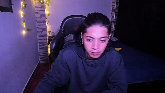 Snapshot of saad_man chatting on 10.17.25 saad man online show from 10.17.25