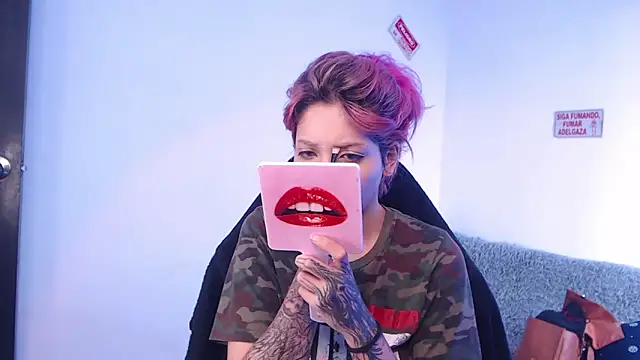 Snapshot of MaryJannes chatting on 11.12.25 MaryJannes online show from 11.12.25