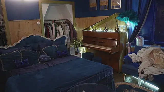 VanessaDoyle online show from 10.30.25