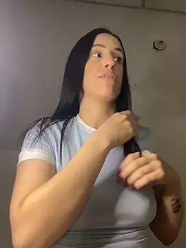 Amira Milker online show from 01.18.25