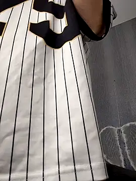 Amira Milker online show from 02.15.25