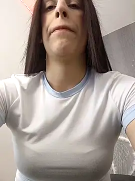 Amira Milker online show from 03.12.25