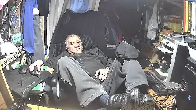 nonnomaturobisex online show from 02.18.25