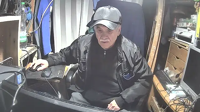 nonnomaturobisex online show from 03.02.25