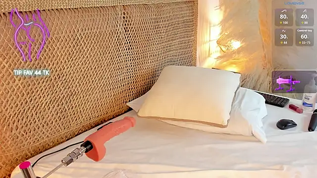 cloe 25 online show from 10.25.25