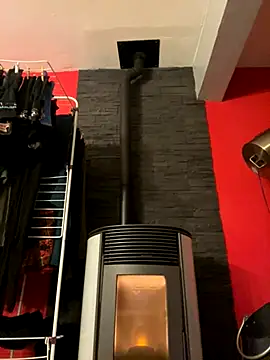 Snapshot of louh261 chatting on 11.20.25 louh261 online show from 11.20.25