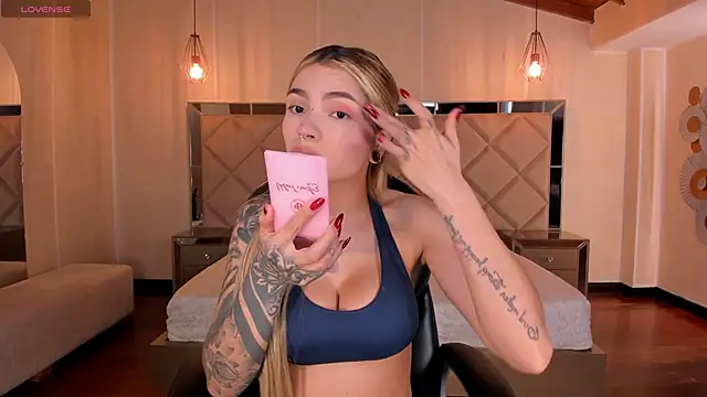 LexieWayne online show from 04.21.26