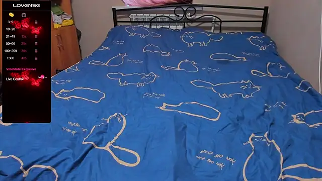 Snapshot of eva_zero chatting on 09.22.25 eva zero online show from 09.22.25