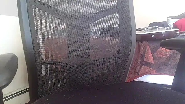 Snapshot of OralDesires2 chatting on 12.24.24 OralDesires2 online show from 12.24.24