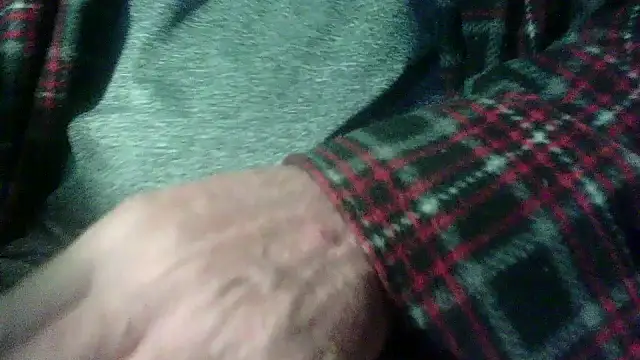 Snapshot of OralDesires2 chatting on 01.07.25 OralDesires2 online show from 01.07.25