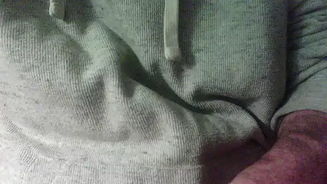 Snapshot of OralDesires2 chatting on 01.08.25 OralDesires2 online show from 01.08.25