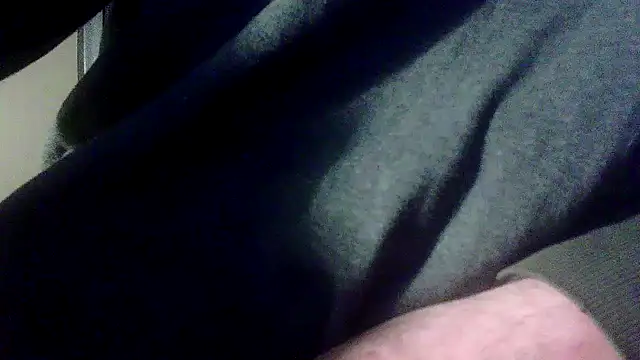 Snapshot of OralDesires2 chatting on 03.04.25 OralDesires2 online show from 03.04.25