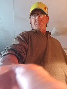 Snapshot of OralDesires2 chatting on 10.17.25 OralDesires2 online show from 10.17.25