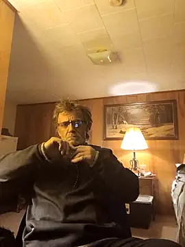 Snapshot of OralDesires2 chatting on 10.19.25 OralDesires2 online show from 10.19.25