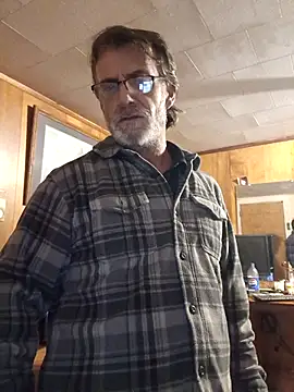 Snapshot of OralDesires2 chatting on 11.02.25 OralDesires2 online show from 11.02.25